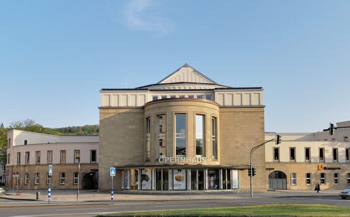 Das Opernhaus Wuppertal. Foto: Jelena Loeckner