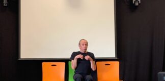 Pantomime zu Besuch an der Gesamtschule Heiligenhaus Der Pantomime Arnold Sarajinski war zu Gast in Heiligenhaus. Foto: Stadt Heiligenhaus