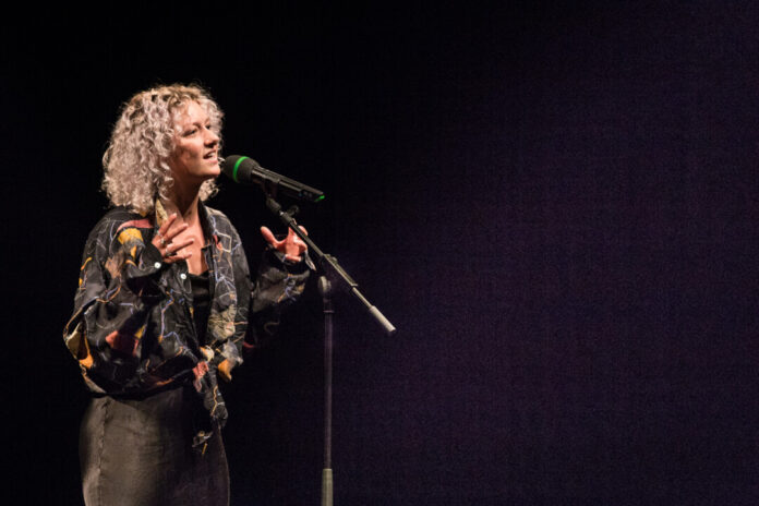 Antonia Josefa slammt in Heiligenhaus mit. Foto: Matthias Stehr Antonia Josefa slammt in Heiligenhaus mit. Foto: Matthias Stehr