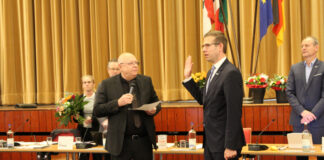 Der wiedergewählte Bürgermeister Christoph Schultz bei der Vereidigung. Foto: Stadt Erkrath