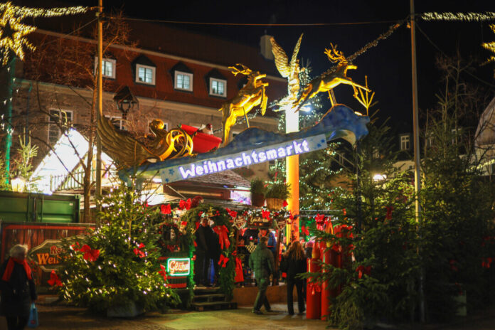 Weihnachtsmarkt Ratingen 2025 Bühne Programm Bis zum 21. Dezember läuft der Weihnachtsmarkt in der Ratinger Innenstadt. Foto: Heinz