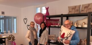 Gaby Lüngen, Anja Wunsch und Gerd Lüngen iin WunschTräume Ratingen, Bild: Alexander Heinz