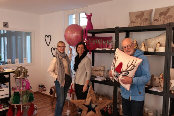 Gaby Lüngen, Anja Wunsch und Gerd Lüngen iin WunschTräume Ratingen, Bild: Alexander Heinz