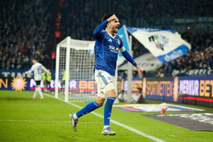 Kenan Karaman traf zum 1:1 für Schalke.