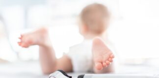 Der Säugling erlitt schwere Verletzungen. (Symbolbild)