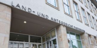 Am Landgericht hat ein Mordprozess in einem Jahrzehnte zurückliegenden Fall begonnen (Archivbild)