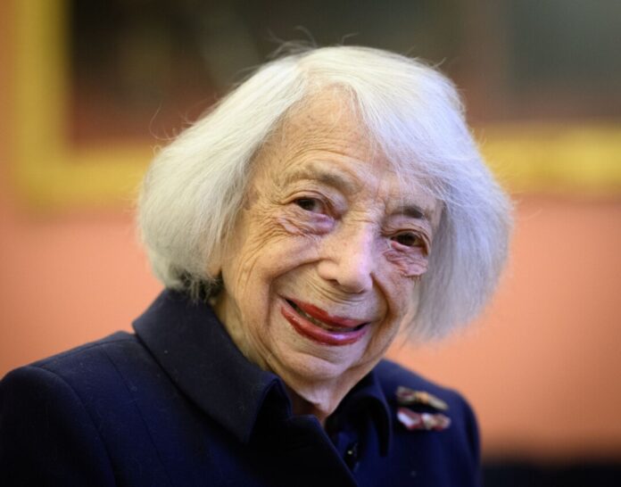 Margot Friedländer Zuletzt im Februar hatten Schüler aus Menden Friedländer zu einem Gespräch getroffen. Das Archivbild zeigt sie im Roten Rathaus in Berlin.