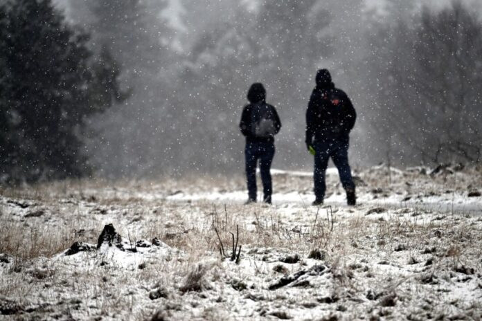 Vom Kahlen Asten werden Temperaturen von rund -0,8 Grad Celsius gemeldet.