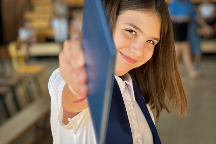 certificate-8696601_1920