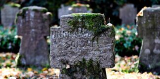 NRW erinnert zum Volkstrauertag an Kriegs- und Diktaturopfer Am Volkstrauertag gedenkt NRW der Opfer von Krieg und Gewalt