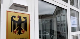 Nach einer Genehmigung durch das KBA darf die Paderborner Firma Holon ihr Elektro-Shuttle deutschlandweit im autonomen Fahrmodus mit Sicherheitsfahrer erproben.