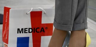 Medizinmesse Medica beginnt – Fokus auf KI und Robotik Medizinmesse Medica startet in Düsseldorf (Archivbild)