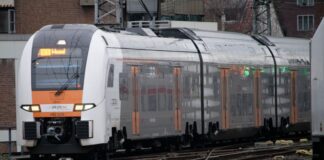 Etwa jeder sechste Streckenkilometer in Nordrhein-Westfalens Nahverkehr entfällt auf das private Zugunternehmen National Express. (Archivbild)