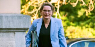 Bundesjustizministerin Stefanie Hubig (SPD) will den Schutz vor digitaler Gewalt verbessern. (Archivbild)