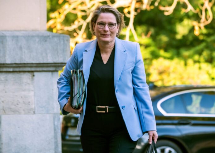 Stefanie Hubig Bundesjustizministerin Stefanie Hubig (SPD) will den Schutz vor digitaler Gewalt verbessern. (Archivbild)