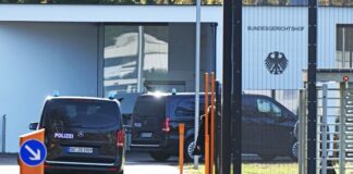 Die Bundesanwaltschaft lies den Mann nach Karlsruhe bringen. (Archivbild)