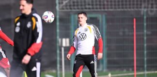 Trotz Kritik an Sohn: Wirtz’ Vater «100 Prozent zufrieden» «Florian hat bewusst einen Schritt gemacht, um ein noch besserer Fußballer zu werden», sagt Florian Wirtz’ Vater über den Wechsel seines Sohns nach England.