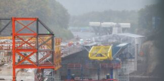 Opposition: Gefahr durch unkontrollierte Schwertransporte Wegen schwerer Schäden musste die marode alte Rahmede-Talbrücke kurzfristig gesperrt und schließlich durch einen Neubau ersetzt werden. (Archivbild)