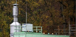 Pilotanlage produziert Erdgas aus Luft, Wasser und Grünstrom Die Firma Greenlyte hat in Duisburg jetzt eine Anlage in Betrieb genommen, die in einem aufwendigen Verfahren mit klimaneutral erzeugtem Strom aus Luft und Wasser künstliches Erdgas produziert.