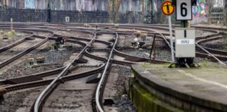 Die Bahn repariert die Strecke zwischen Wuppertal und Hagen. Das hat Auswirkungen für die Reisenden. (Symbolbild)