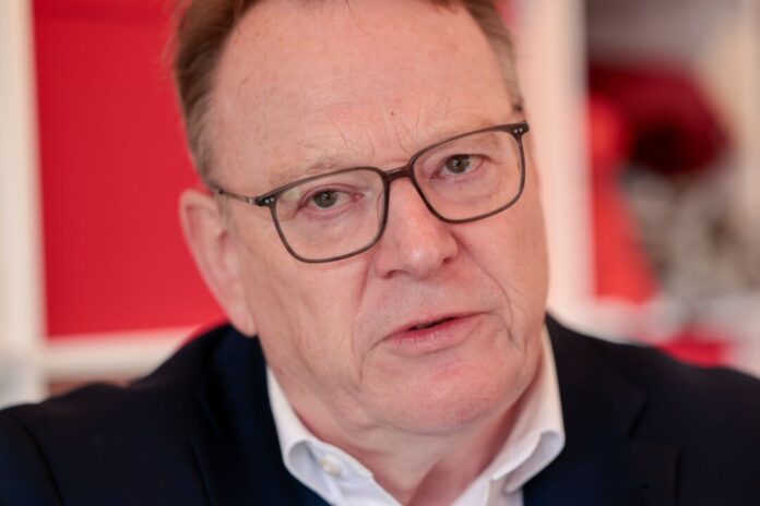 Kölner Oberbürgermeister Torsten Burmester Köln hat kurz nach dem Antreten des neuen Oberbürgermeisters Torsten Burmester eine Haushaltssperre erlassen. (Archivbild)