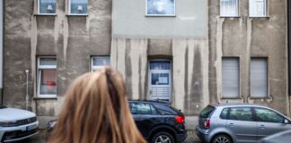 Von dem Einsatz, bei dem ein gehörloses zwölfjähriges Mädchen von dem Schuss aus einer Dienstwaffe lebensgefährlich verletzt wurde, gibt es keine Bodycam-Aufnahmen. (Archivfoto)