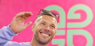 Lukas Podolski könnte seine Fußballschuhe endgültig an den Nagel hängen. (Archivfoto) 