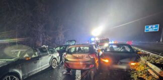 Etliche Autos sind in eine Massenkarambolage auf der A1 bei Münster verwickelt.