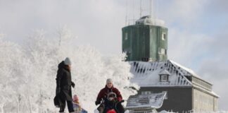Zahlreiche Ausflügler genossen die weiße Pracht.