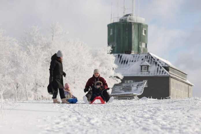 Winterwetter im Sauerland Zahlreiche Ausflügler genossen die weiße Pracht.
