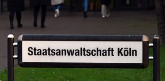 Wegen des Verdachts des bandenmäßigen Betrugs mit Immobilien sitzen zwei Männer in U-Haft. (Symbolbild)