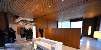 Der sogenannte Kanzlerbungalow ist nach Abschluss der Brandschutz- und Sanierungsarbeiten wieder für die Öffentlichkeit zugänglich.