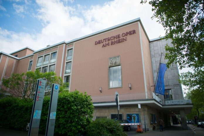Das alte Operngebäude in Düsseldorf soll durch einen Neubau an anderer Stelle ersetzt werden. (Archivbild)
