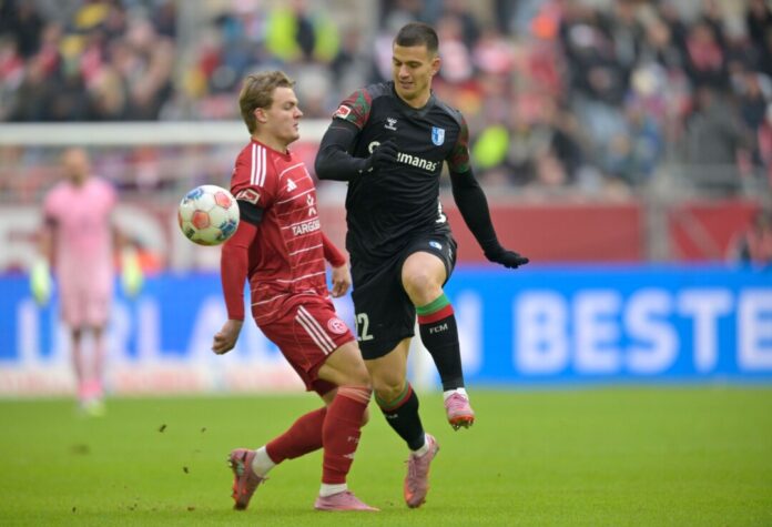 Fortuna Düsseldorf - 1. FC Magdeburg Die Fans stellten die Unterstützung zunächst ein.