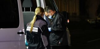 Die Hintergründe des Vorfalls waren zunächst unklar.