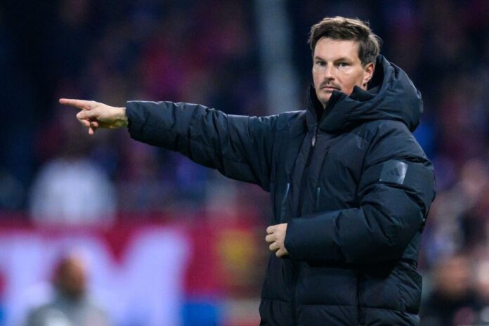 HSV-Trainer Merlin Polzin Trainer Merlin Polzin und der Hamburger SV erwarten am Samstag Borussia Dortmund im Volksparkstadion.