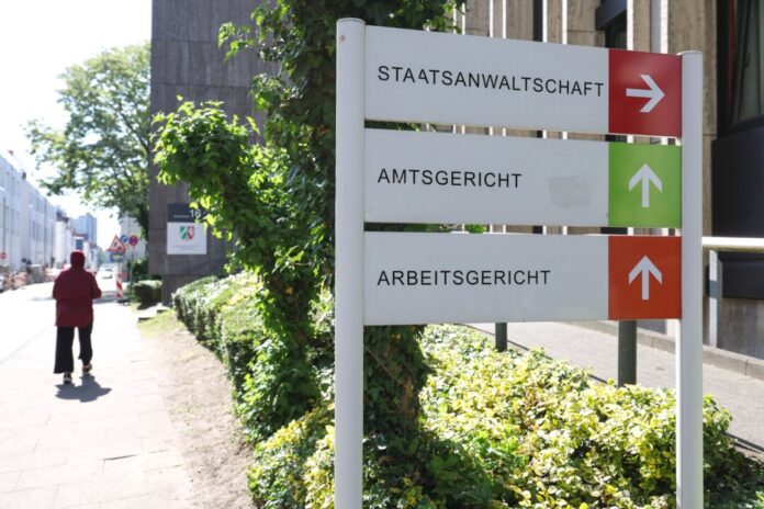 Die Zahl der Arbeitsgerichte in NRW soll halbiert werden. (Archivbild)