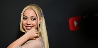 Ayliva zur Künstlerin des Jahres bei Youtube gekürt Ayliva hatte das dritte Jahr in Folge die meisten Aufrufe bei Youtube.