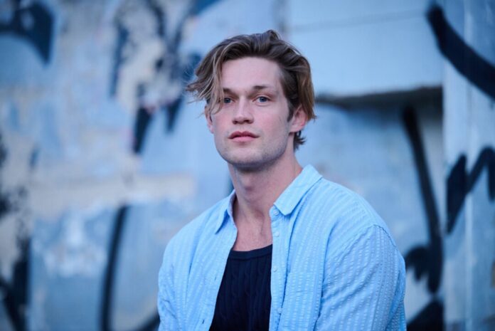 Interview mit Schauspieler Damian Hardung Verträumter und zugleich wachsamer Blick auf die Welt: Damian Hardung.