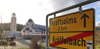 Nach der Sichtung eines silbernen Autos hofft die Polizei nun auf Zeugenhinweise. (Archivbild)