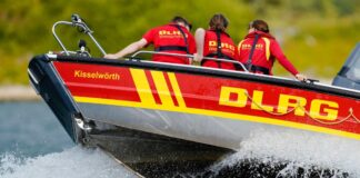 Körper aus der Ruhr identifiziert Die herbeigeeilten Rettungskräfte, unter anderem mit einem Polizeihubschrauber und Rettungsbooten der DLRG, fanden die Person demnach nach wenigen Minuten. (Symbolbild)