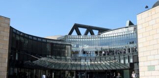 Unter dem Landtag liegt eine zweigeschossige Tiefgarage. (Archivbild)