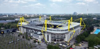 Auf dem Dortmunder Stadiondach ist eine riesige PV-Anlage errichtet worden