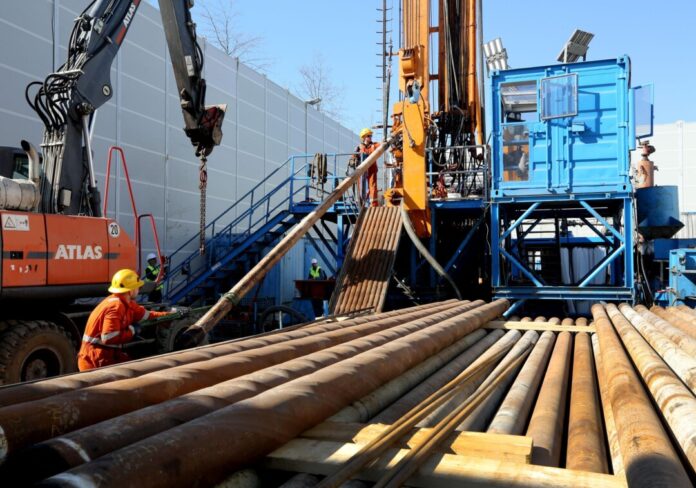 Wie in Krefeld bohrte der Geologische Dienst auch in Kempen, um die Wärmespeicherfähigkeit alter Bodenschichten zu erkunden. Ergebnis: Der Boden ist geeignet. (Archivbild)