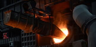 Eine neue Studie warnt: Würde Stahl nur noch aus dem Ausland kommen, drohten der deutschen Wirtschaft im Fall einer globalen Krise Milliardenverluste. (Archivbild)