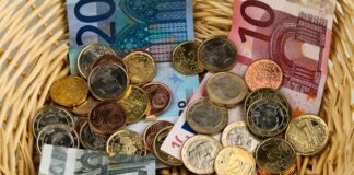 Weihnachten: So gelangt die Spende in die richtigen Hände Beim Spenden sollte man einige Hinweise beachten. Foto: VZ NRW/adpic