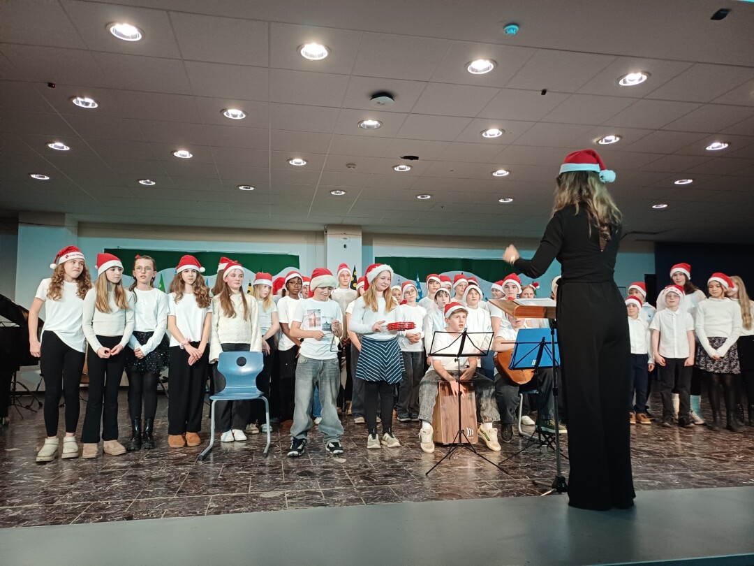 Die Schüler haben sich festlich herausgesucht. Foto: privat