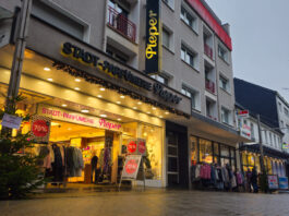 Insolvenz der Parfümerie Pieper: Betrieb läuft auch in Velbert weiter In der Velberter Innenstadt gibt es eine Filiale der Parfümeriekette Pieper. Foto: Volkmann