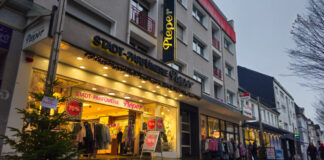Insolvenz der Parfümerie Pieper: Betrieb läuft auch in Velbert weiter In der Velberter Innenstadt gibt es eine Filiale der Parfümeriekette Pieper. Foto: Volkmann