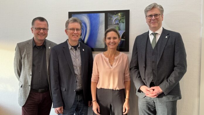 Bettina Warnecke mit Rainer Kaspers, Wolfhard Günther und Bernd-Ekkehart Scholten. Foto: Kreis ME Bettina Warnecke mit Rainer Kaspers, Wolfhard Günther und Bernd-Ekkehart Scholten. Foto: Kreis ME